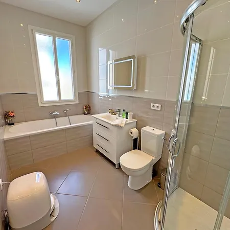 Apartment Derniere Etage Sur La Promenade! *