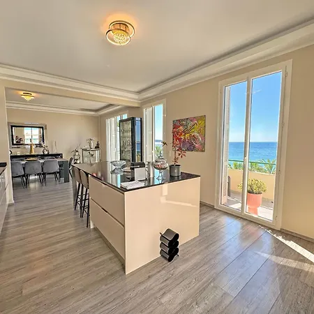 Apartment Derniere Etage Sur La Promenade! Nice