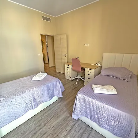 Apartment Derniere Etage Sur La Promenade! Nice