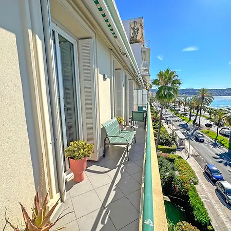 Derniere Etage Sur La Promenade! Nice