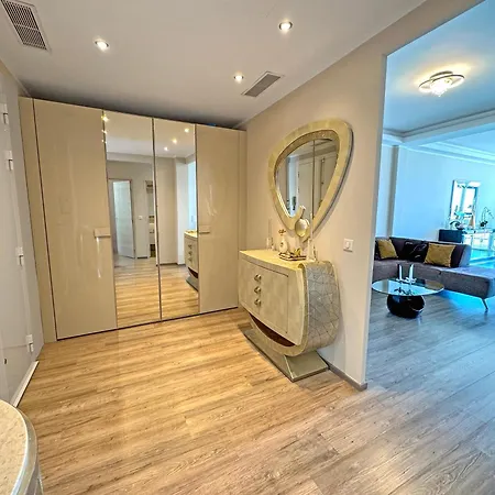 Derniere Etage Sur La Promenade! * Nice
