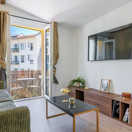 Magnifique Et Lumineux 3 Pieces Dans Le Carre Dor Nice
