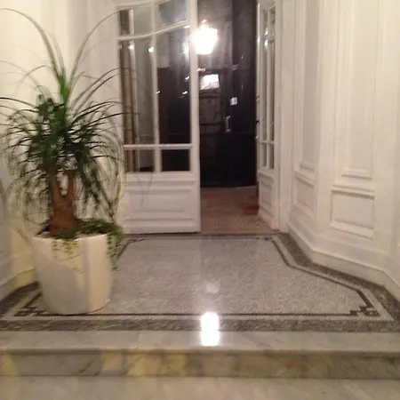 In 4 Guests, Town Center - Sea Apartment *