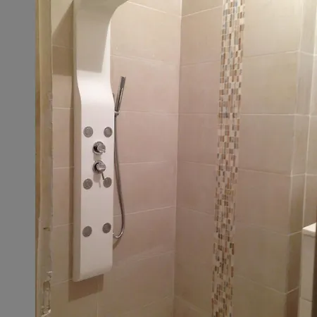 Apartment In 4 Guests, Town Center - Sea Nice