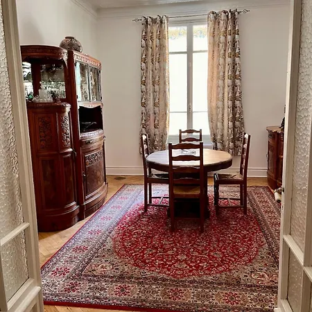 In 4 Guests, Town Center - Sea