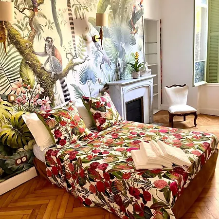 Apartment In 4 Guests, Town Center - Sea Nice