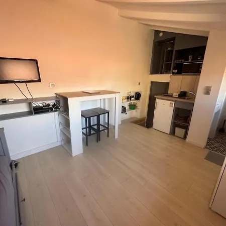 Old Nice, Beach, Air Conditioning Apartment