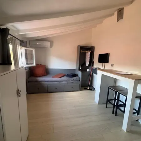Old Nice, Beach, Air Conditioning Apartment *