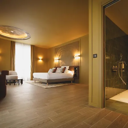 Gounod Fully Renovated Hotel 4*