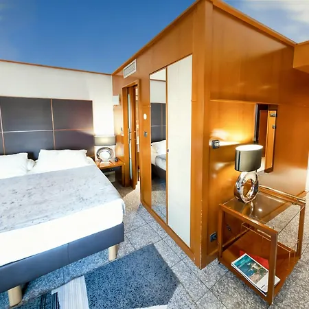 Hotel Goldstar & 4*