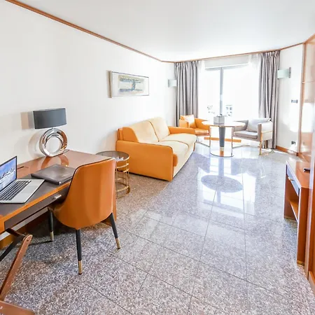 Goldstar & Hotel 4*