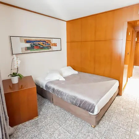 Hotel Goldstar & Nice