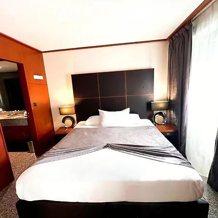 Hotel Goldstar & 4*