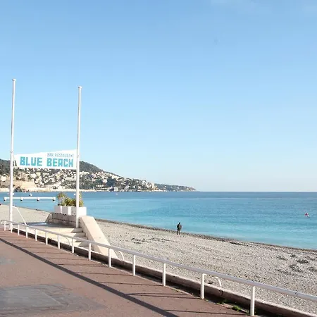 On Promenade Anglais *
