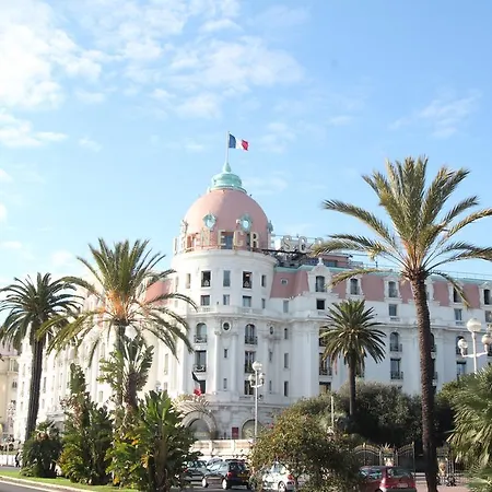 Apartment On Promenade Anglais Nice