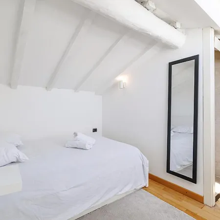 Spacieux Duplex - Carre D'or - A 2 Min De La Apartment