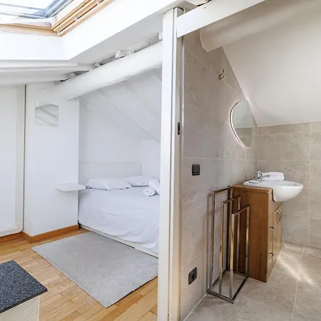 Apartment Spacieux Duplex - Carre D'or - A 2 Min De La Nice