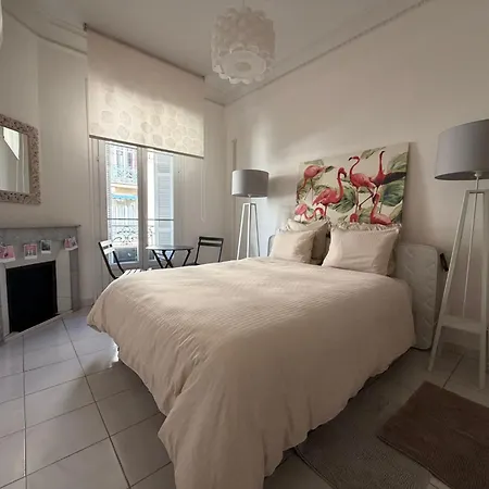 Apartment Palais Catherina 3 Pieces Et Commerces Rivoli