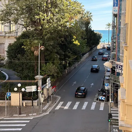 Palais Catherina 3 Pieces Et Commerces Rivoli Apartment *