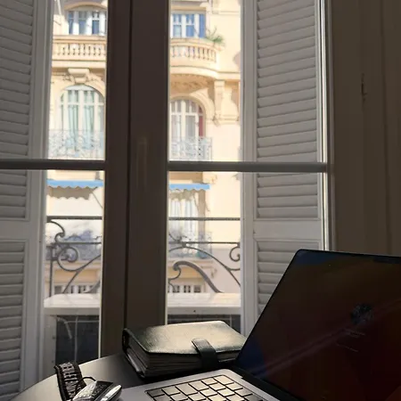 Apartment Palais Catherina 3 Pieces Et Commerces Rivoli