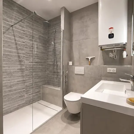 Renovated With Balcony & Side Sea View 25 Bis Promenade Des Apartment *
