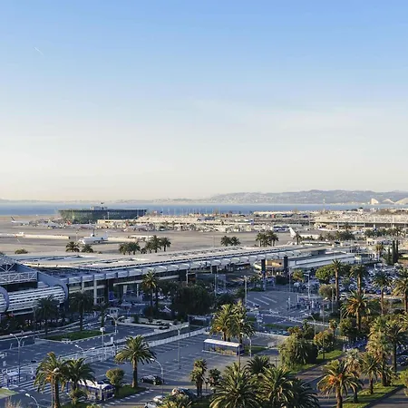 Hotel Ibis Budget Aeroport 2*