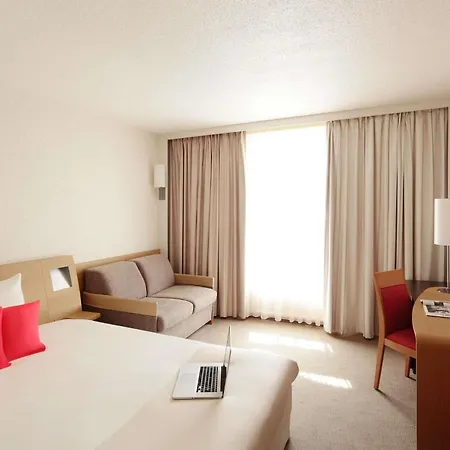 Novotel Centre Vieux Hotel 4*