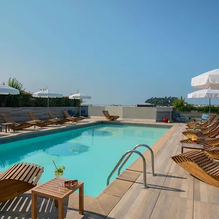Novotel Centre Vieux Hotel 4*