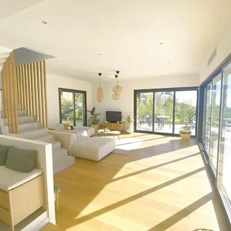 L Elegant Summer House Nice Holiday home Nice