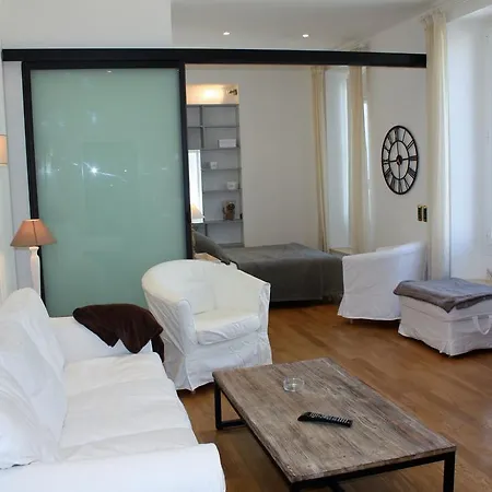Le Karr Apartment *