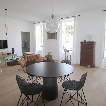 Luxury Harbour Apartment