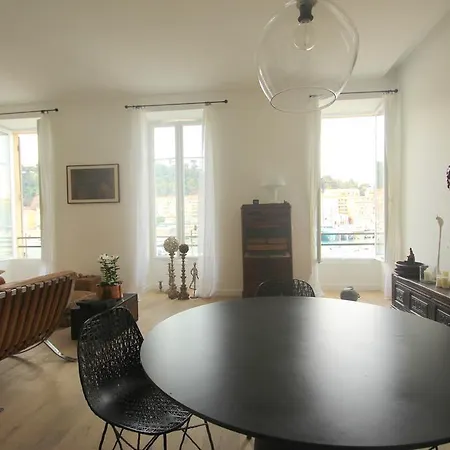 Luxury Harbour Apartment