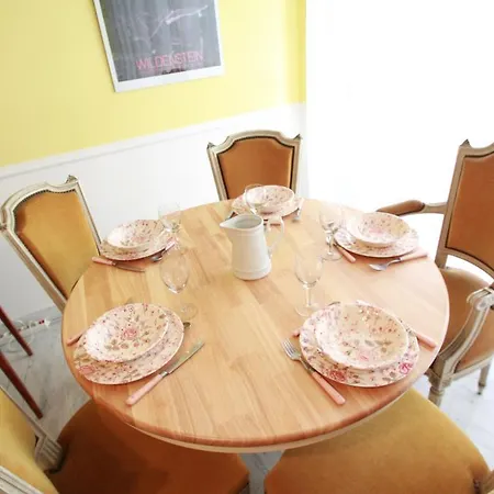 Prestigious Downtown Apartment *
