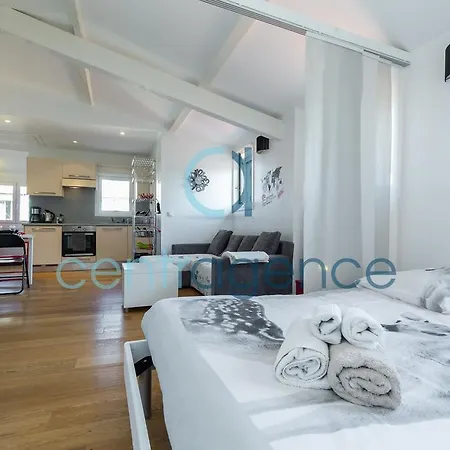 Sous Les Toits - Studio - Vieux Apartment
