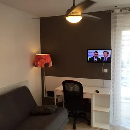 Apartment Utopia Stud