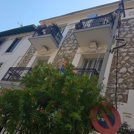Apartment Two Blocks From The Sea