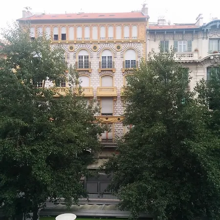 Apartment Sunny Flat In The Heart Of The Market