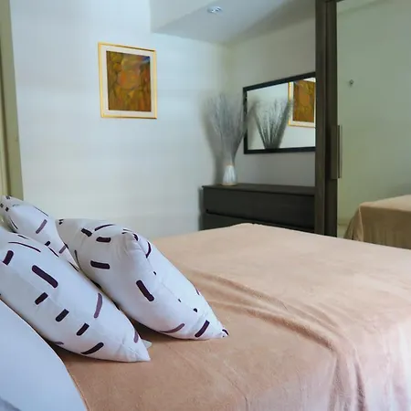 Ashley&parker- Bord De Mer Apartment