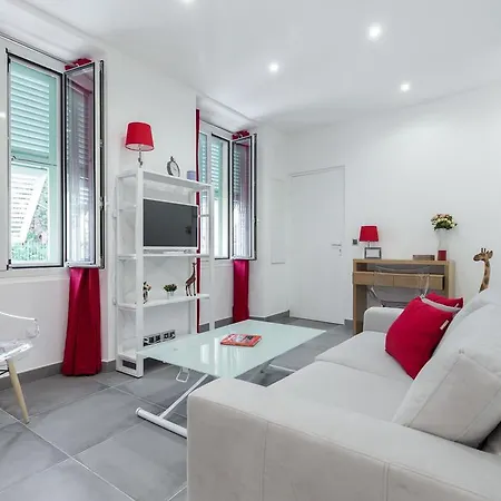 Centragence - Place Rossetti Apartment *