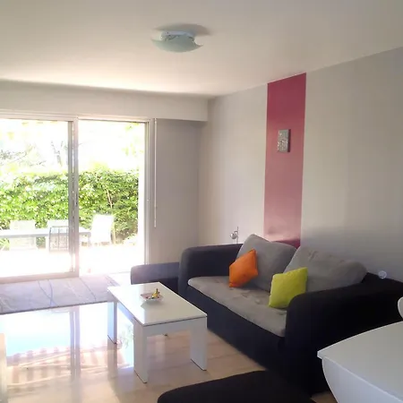 Mirandole Piscine Apartment *