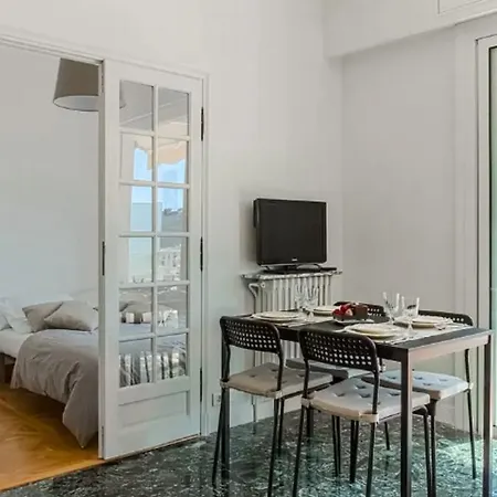 New Sea View 1 Bedroom Apartment, 10m From Beaches Apartment