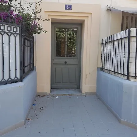 Two Blocks From The Sea * Nice