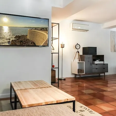 Port Area - 3 Bdrs Apt With Little Garden * Nice