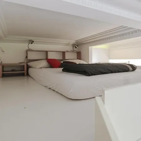 Loft With Terrace - 1 Min Main Avenue *