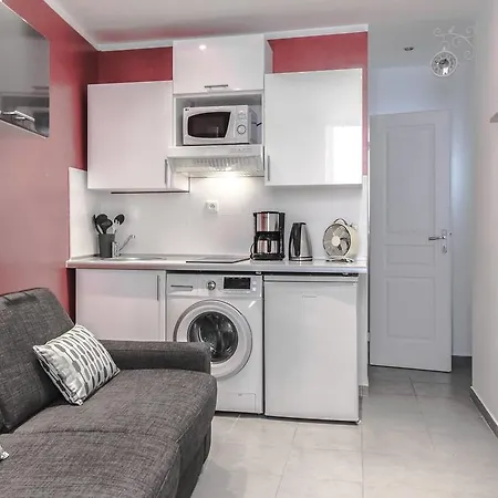 Comfortable Apt 5 Min Walk To The Beach Nice