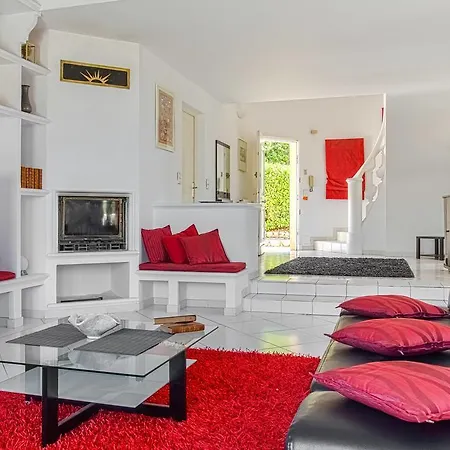 300 Sqm On Fabron Hill With Pool