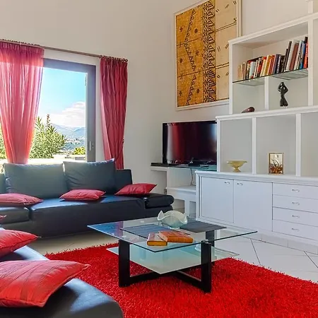 300 Sqm On Fabron Hill With Pool Holiday home *