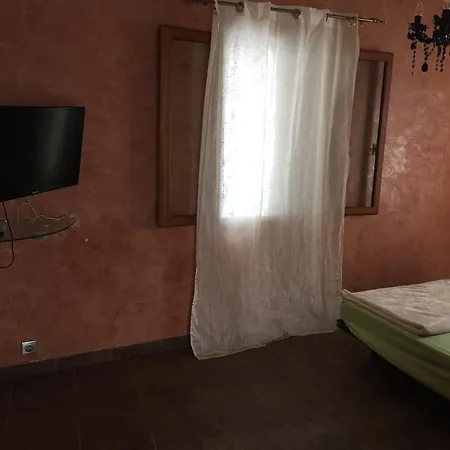 Maisonnette Papillon Apartment *