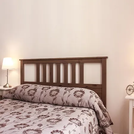 1 Bdr 2 Min To Train Station Apartment *