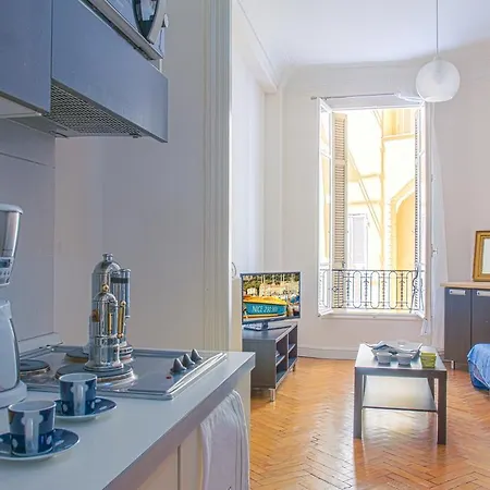 Apartment 1 Bdr 2 Min To Train Station Nice